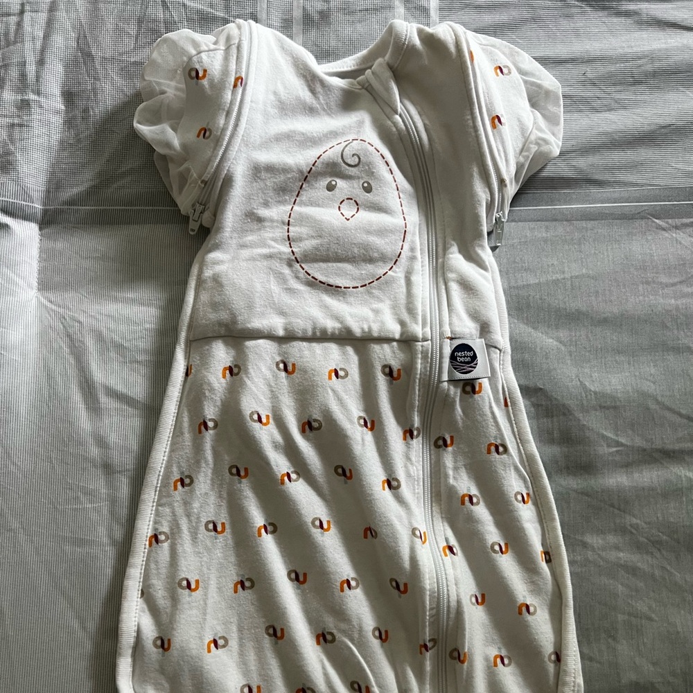 Nested Bean Zen One Classic Swaddle. 0-3 months. Worn once.